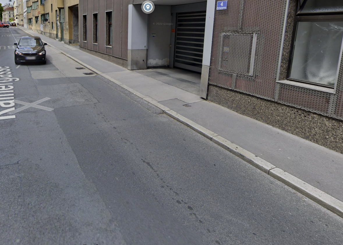 Gehsteig am Anfang der Rainergasse